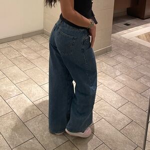 Levi’s Wide-Leg Jeans